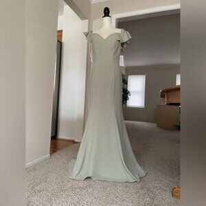 Allure Flirty off-shoulder sleeves sheath gown in mint green. NWT